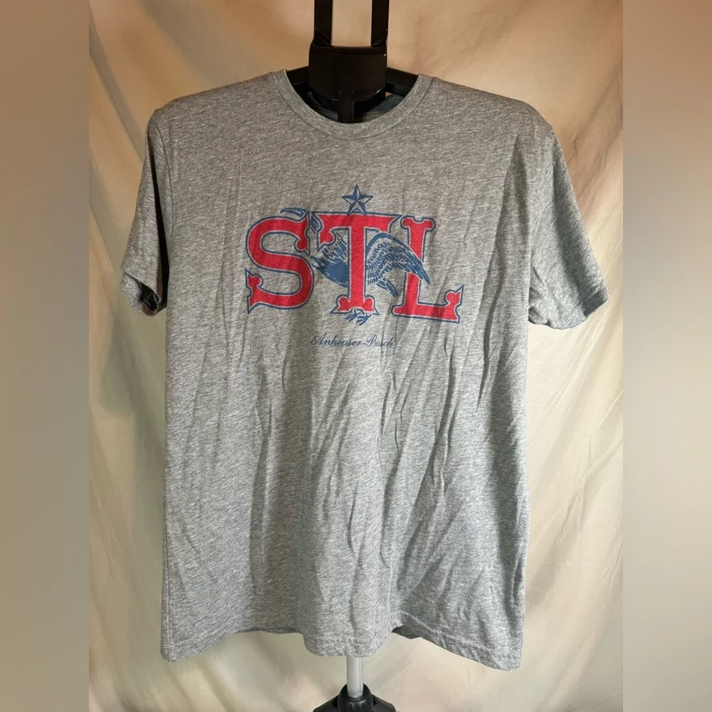 Anheuser-Busch "STL"β Men's/Unisex T-Shirt πΊ - Picture 2 of 5